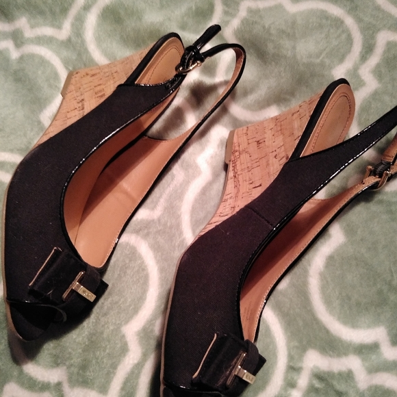 tommy hilfiger shoes with bows on front